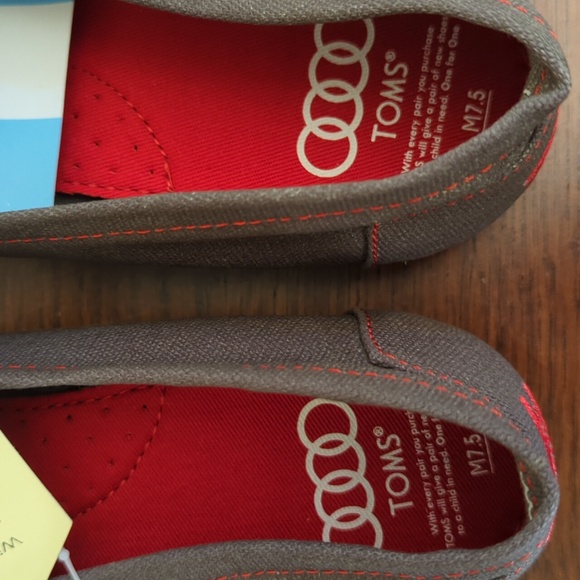 Toms Men's Gray and Red Audi Designed Classic Slip On Shoes Size 7.5 - Picture 8 of 11